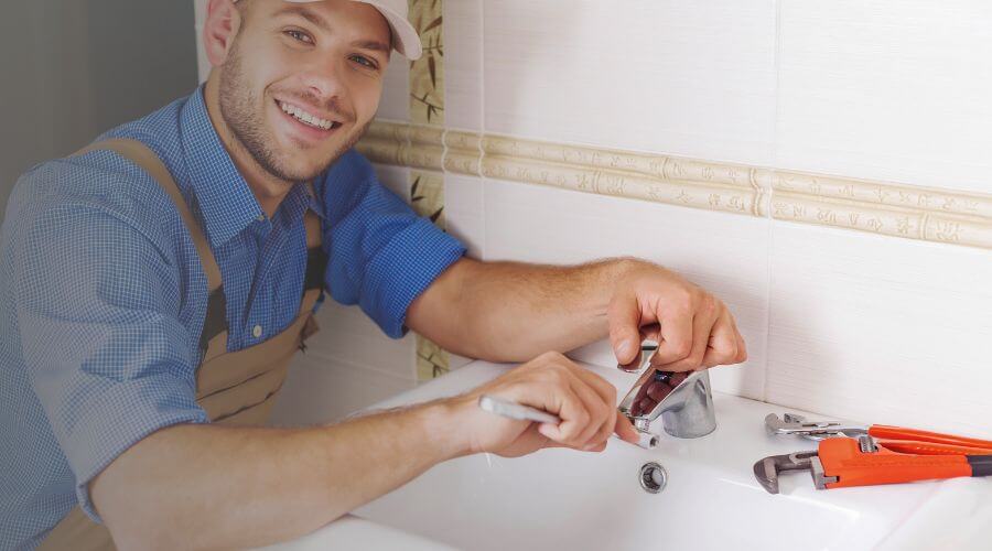Handle or spout repair in Clifford, IN